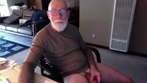 Snapshot of thickmorninwood chatting on 05.15.26 thickmorninwood online show from 05.15.26