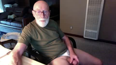Snapshot of thickmorninwood chatting on 07.17.26 thickmorninwood online show from 07.17.26