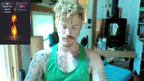 Snapshot of thickred333 chatting on 09.18.25 thickred333 online show from 09.18.25