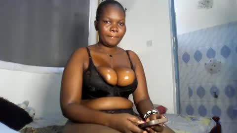 Snapshot of thickyass12 chatting on 07.01.26 thickyass12 online show from 07.01.26