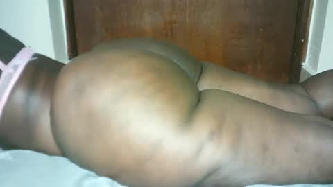 Snapshot of thickybabe_05 chatting on 02.25.25 thickybabe_05 online show from 02.25.25