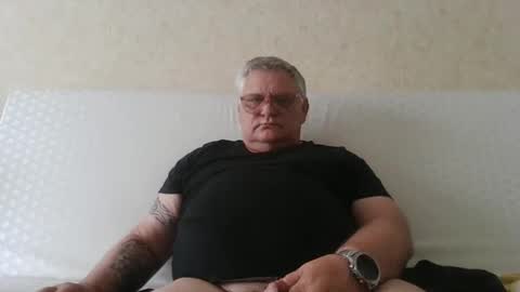 Snapshot of thierrysymp chatting on 06.01.26 Thierrysymp online show from 06.01.26
