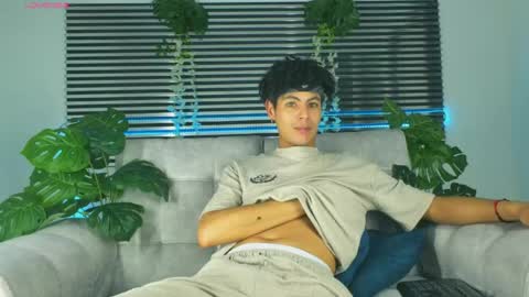 Thiago Saenzz online show from 04.07.26