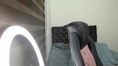 Snapshot of thin_tommy11 chatting on 01.26.25 thin_tommy11 online show from 01.26.25