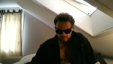 Thinking About This New Girl online show from 03.12.25