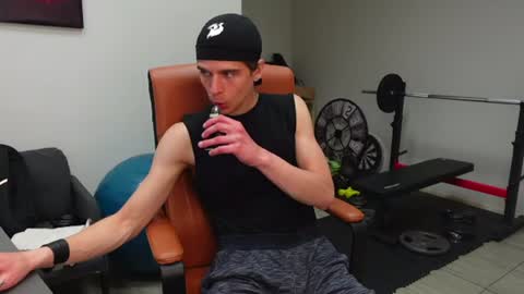 Snapshot of thomas_brons chatting on 06.21.26 THOMAS BRONS online show from 06.21.26