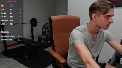 Snapshot of thomas_brons chatting on 07.11.26 THOMAS BRONS online show from 07.11.26