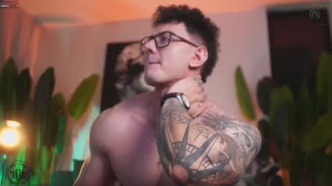 Snapshot of thomas_falcon1 chatting on 11.27.25 Thomas Falcon online show from 11.27.25