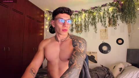 Thomas Grey online show from 01.24.25