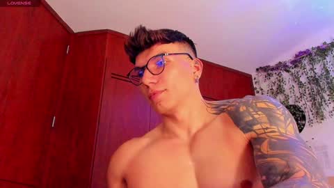 Thomas Grey online show from 02.08.25