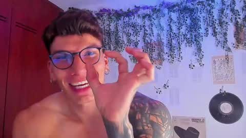 Thomas Grey online show from 03.08.25