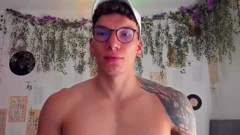 Thomas Grey online show from 03.12.25