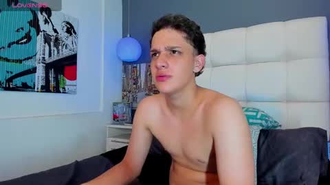 ---Thomas--- online show from 01.12.25