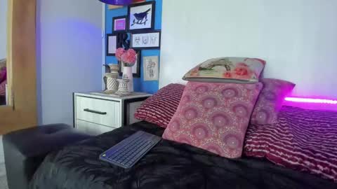 ---Thomas--- online show from 01.17.25