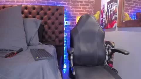 ---Thomas--- online show from 02.22.25