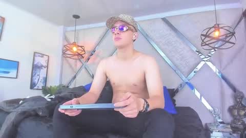 ---Thomas--- online show from 02.25.25