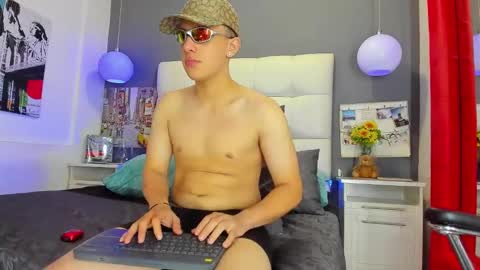 ---Thomas--- online show from 03.04.25