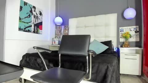 ---Thomas--- online show from 03.08.25