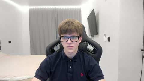 Snapshot of thomas_shelbivip chatting on 04.29.26 Tomas online show from 04.29.26