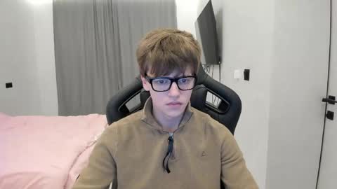 Snapshot of thomas_shelbivip chatting on 05.10.26 Tomas online show from 05.10.26