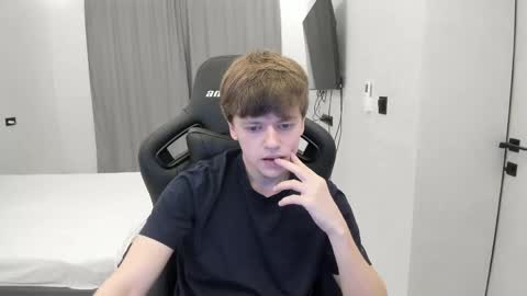 Snapshot of thomas_shelbivip chatting on 05.11.26 Tomas online show from 05.11.26