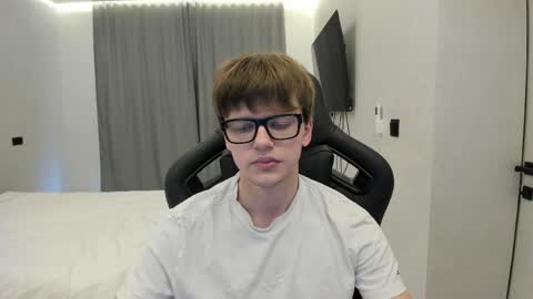 Snapshot of thomas_shelbivip chatting on 05.18.26 Tomas online show from 05.18.26