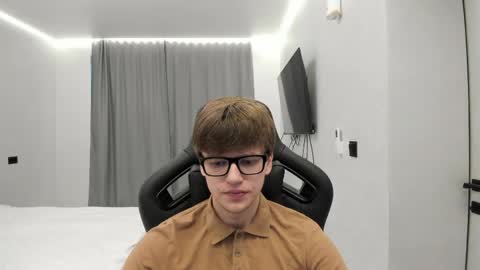 Snapshot of thomas_shelbivip chatting on 05.19.26 Tomas online show from 05.19.26