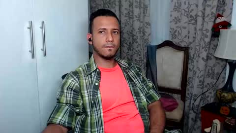 Snapshot of thommerxxx chatting on 01.10.26 Thom online show from 01.10.26