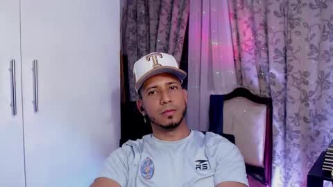 Snapshot of thommerxxx chatting on 03.03.26 Thom online show from 03.03.26