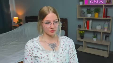 Snapshot of thoracarter chatting on 05.30.26 thoracarter online show from 05.30.26