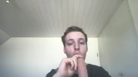 Snapshot of throatslut21 chatting on 06.14.26 throatslut21 online show from 06.14.26
