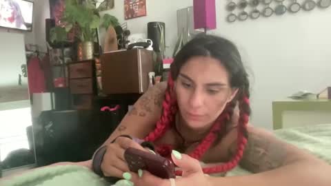 Snapshot of throatyygoat chatting on 09.28.25 throatyygoat online show from 09.28.25