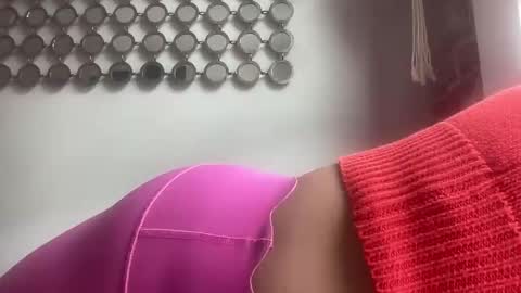 Snapshot of throatyygoat chatting on 10.25.25 throatyygoat online show from 10.25.25