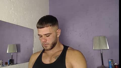 Snapshot of thybautsenses chatting on 10.13.25 thybautsenses online show from 10.13.25