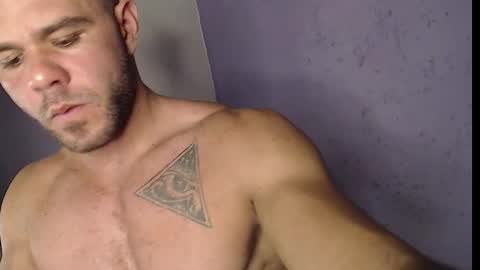 Snapshot of thybautsenses chatting on 10.21.25 thybautsenses online show from 10.21.25