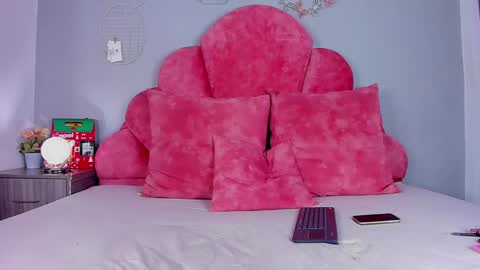 Snapshot of tiana_cinnamon chatting on 12.24.24 TIANA  online show from 12.24.24