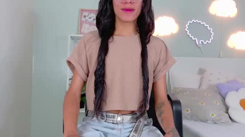 Snapshot of tiana_cinnamon chatting on 09.17.25 TIANA  online show from 09.17.25