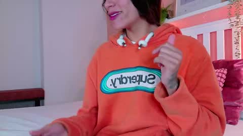 Snapshot of tiana_cinnamon chatting on 10.08.25 TIANA  online show from 10.08.25