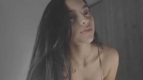 Snapshot of tiaraaa_02 chatting on 03.10.25 Tiaraaa 02 online show from 03.10.25