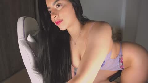 Snapshot of tiaraaa_02 chatting on 09.13.25 Tiaraaa 02 online show from 09.13.25