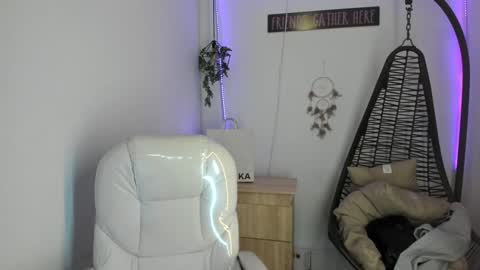 Snapshot of tiarha_ chatting on 12.30.24 Tiarha online show from 12.30.24
