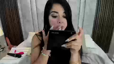 Snapshot of tifany__ross chatting on 09.23.25 Tiff3 online show from 09.23.25