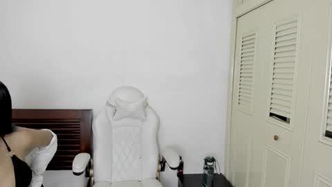 tifanymonroehot online show from 12.21.25