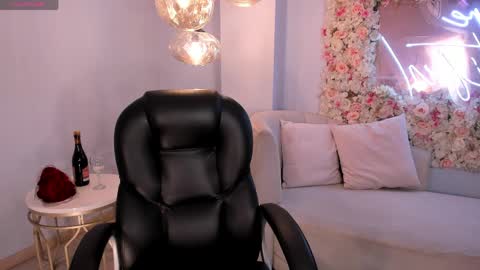 Snapshot of tiffannysins chatting on 03.26.26 Tiffanny Sins online show from 03.26.26