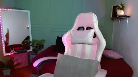 dont forget ask for custom vids  online show from 12.25.24