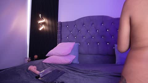 tiffany_sander online show from 11.23.25