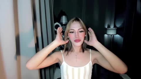 Snapshot of tiffany_welson chatting on 12.02.24 tiffany online show from 12.02.24