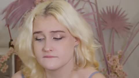 Snapshot of tiffanyjons chatting on 10.26.25 tiffanyjons online show from 10.26.25