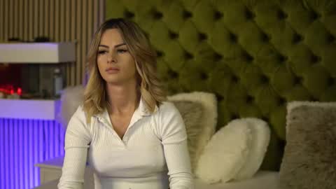 Snapshot of tiffanymaze chatting on 09.11.25 Ilaria online show from 09.11.25