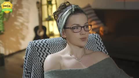 tiffanyriox online show from 04.18.26